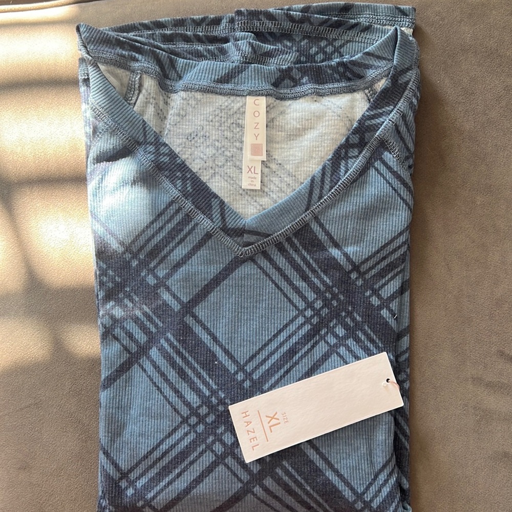 Lularoe Cozy collection Hazel (XL)